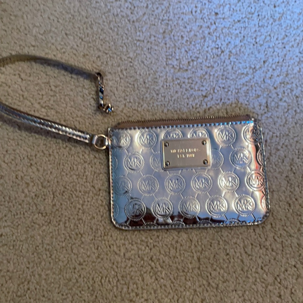 Micheal kors clutch purse